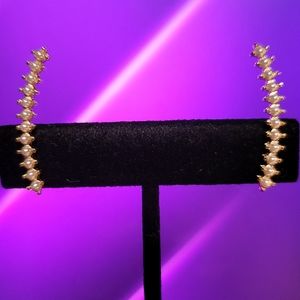 NWT Pearl and gold tone ear climbers